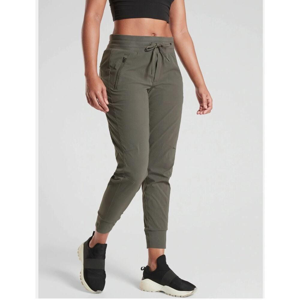 Athleta Trekki North Jogger Pants Green Athleisure Travel Size 20